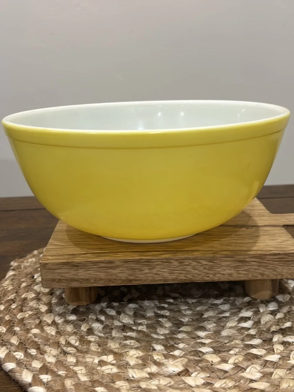 Pyrex Yellow Mixing 404 Bowl